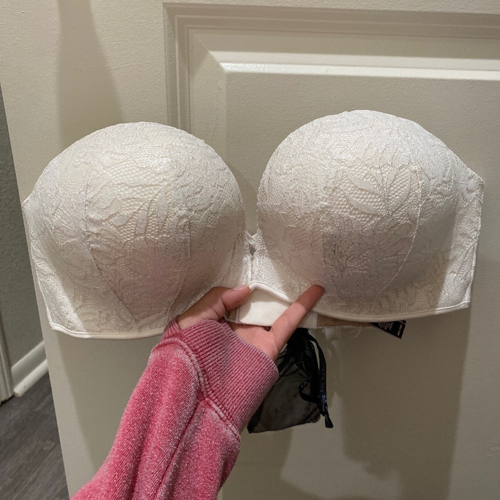 Victoria’s Secret Bombshell Add-2-Cups Push Up Multi-way Bra
